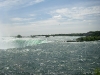 Anneke bij de Niagara watervallen op 4 Juni 2009
